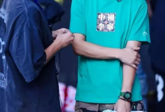 聚焦曾毅手表风波，公关策略遭质疑