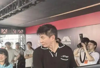 吴奇隆做宣传：头发斑秃腿短有肚腩 老人味明显