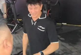 吴奇隆做宣传：头发斑秃腿短有肚腩 老人味明显