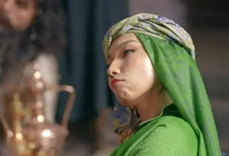 尖嘴猴腮脸黢黑却演绝世美女 谁审美出了问题？