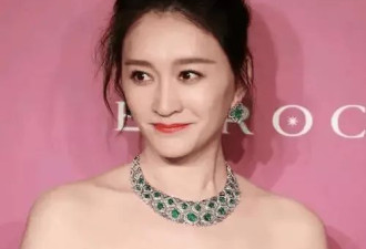 这谁顶得住！李小冉写真赏