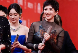 杨幂宣传《酱园弄》小心翼翼，网友感慨章子怡霸道