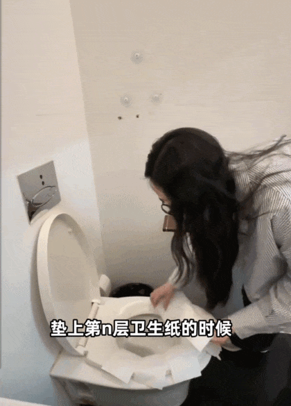 商场厕所全被马桶“占领”，愁死只敢上蹲厕的年轻人