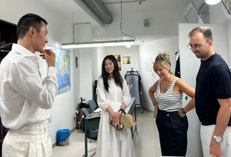 40岁朱珠陪老公出差意大利，女儿珠宝好乖巧，男方做高端西服生意