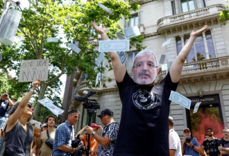 欧洲民众反对过度旅游，爆发大规模抗议行动
