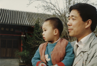 薄瓜瓜发文追忆薄熙来 遥祝父亲节快乐