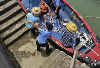 父子台风天海边玩 被巨浪卷走 从海南漂到广东！