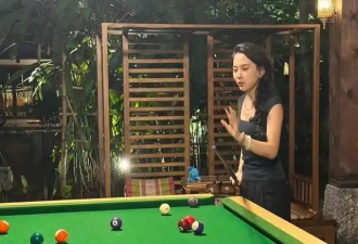 汪峰90后女友打台球 穿瑜伽衣又美又辣