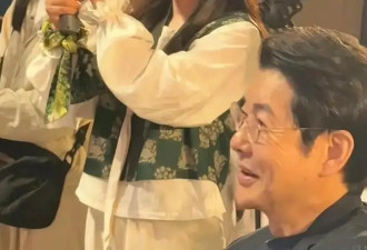 62岁程前罕见露面：昔日"央视一哥"两鬓斑白，儒雅气质不减当年