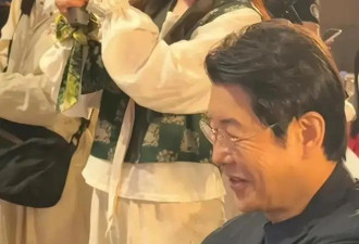 62岁程前罕见露面：昔日"央视一哥"两鬓斑白，儒雅气质不减当年