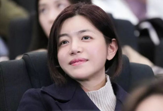离婚110天后再看陈晓和陈妍希,一个飞升,一个查无此人