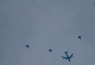 备战?美军31架空中加油机部署欧洲,航母前往中东