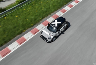 黑白涂装 MINI JCW新赛车涂装官图发布