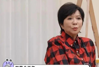 倪萍自曝录综艺8个人吃一条鱼，和蔡明抢不到菜，66岁饿到吃泡面充饥