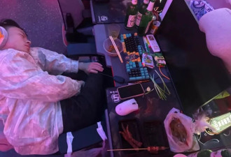 在县城网吧，重返公共生活