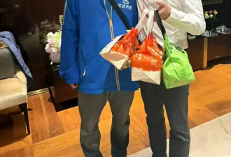 刘强东视察工作，点外卖给小哥1000元小费并合影