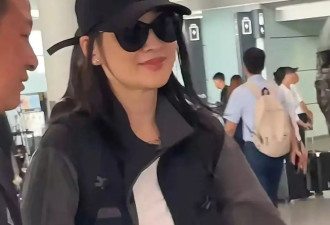 梅婷和老公机场手拉手笑得甜蜜，曾剑60岁发量感人