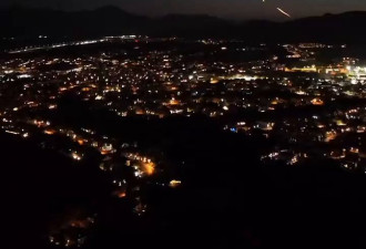 加州夜空惊现“水母UFO”！ 科学家：马斯克杰作