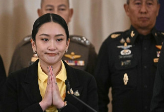 因一通电话陷执政危机 女总理含泪道歉