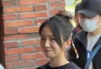 和鹿晗传出绯闻，如今的她连杨迪都不放过
