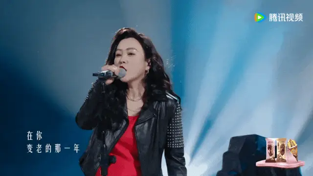 47岁郝蕾再穿红裙太惊艳，她曾是天花板级的纯欲美人！
