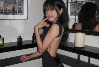 梧桐妹20岁生日晒美背，戴鼻环唇钉很狂野