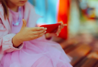 孩子沉迷游戏，华人妈妈管教却被反手举报遭30天监管！