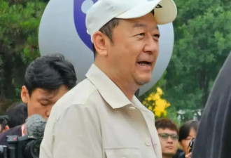 57岁郭涛带全家炸场阿那亚！女儿14岁快1米8，兄妹俩共用一张脸