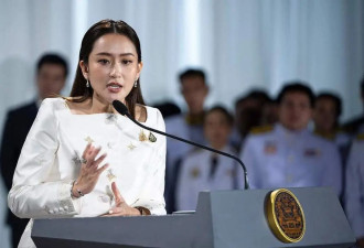 泰国总理通话录音引发争议 8名内阁成员正式辞职