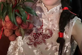钟楚曦新中式+荔枝包包太有趣了吧！她的首饰好好看，几十块的多巴胺项链耳环全种草！