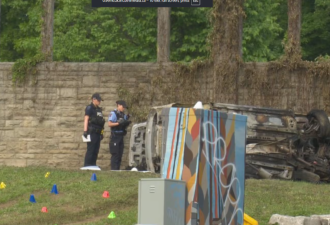 汉密尔顿汽车凌晨3点撞上了一堵石墙，两人当场死亡