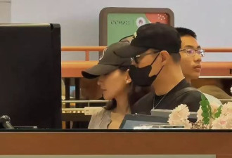 汪峰否认和宁静恋爱第2天，恶心的一幕出现了