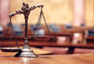 华裔律师做假公证 竟删微信记录掩盖真相