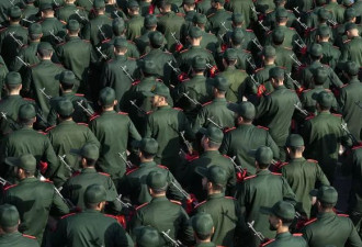 伊斯兰革命卫队：向美军发射了“强大的毁灭性导弹”