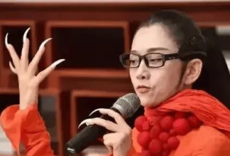 金星问杨丽萍:你指甲这么长怎么擦屁股?她的回复让金星无言
