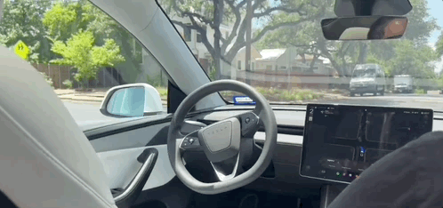 特斯拉Robotaxi上路首日：L2升维路线被盛赞