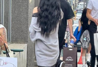 王勉被网友当面追问恋情很害羞？绯闻女友撞脸易梦玲