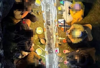 户外团队在内蒙古景区草甸挖沟烧烤，多位爱好者发声
