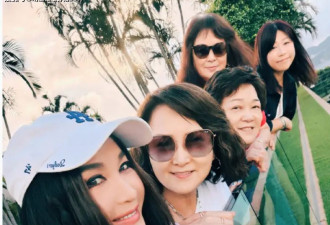58岁“不老女神”温碧霞不服老，穿比基尼搭五分裤，身材惊艳全场