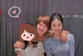 文章和大女儿一起拍合照，相同的歪头动作很有默契，小姑娘把爸爸颜值优点都继承了