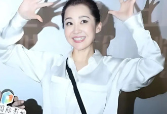 56岁许晴同框43岁车晓，终于见识了，媚态美与气质美的差距有多大