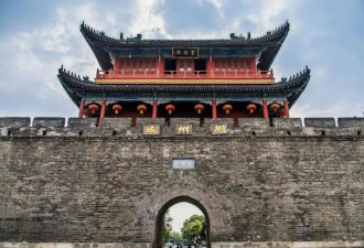 一手烂牌，却打出王炸