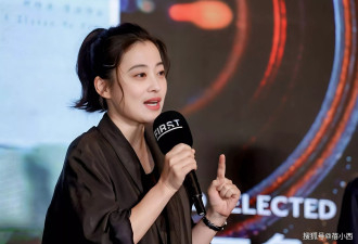 50岁梅婷带火了一种新穿法：西装+半身裙+高马尾