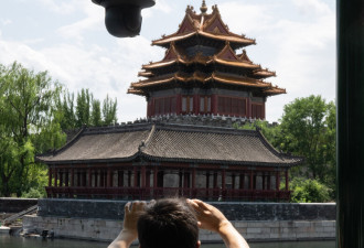 美国的未来，从中国的监控摄像头里看到？