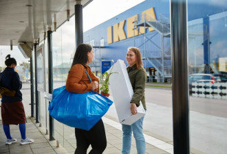 IKEA全球推"半价套餐+儿童免费餐"，但加拿大版缩水