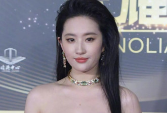 刘亦菲怼脸拍瘦了！出席白玉兰奖提名晚宴神态自信