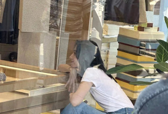 董洁在河北开服装店，本人亲自到店里视察
