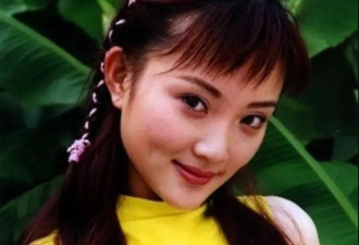 李小璐近照鼻头发黑泛红，43岁了还在追求少女感，彻底变成幼态脸