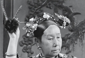 慈禧太后，为何能稳固掌权47年?这3张王牌在手...