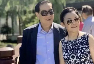 87岁李昌钰到广东游玩，和老婆蒋霞萍一起摘黄皮